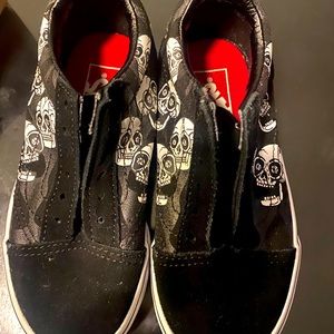 Used Vans toddlers just need Shoelace